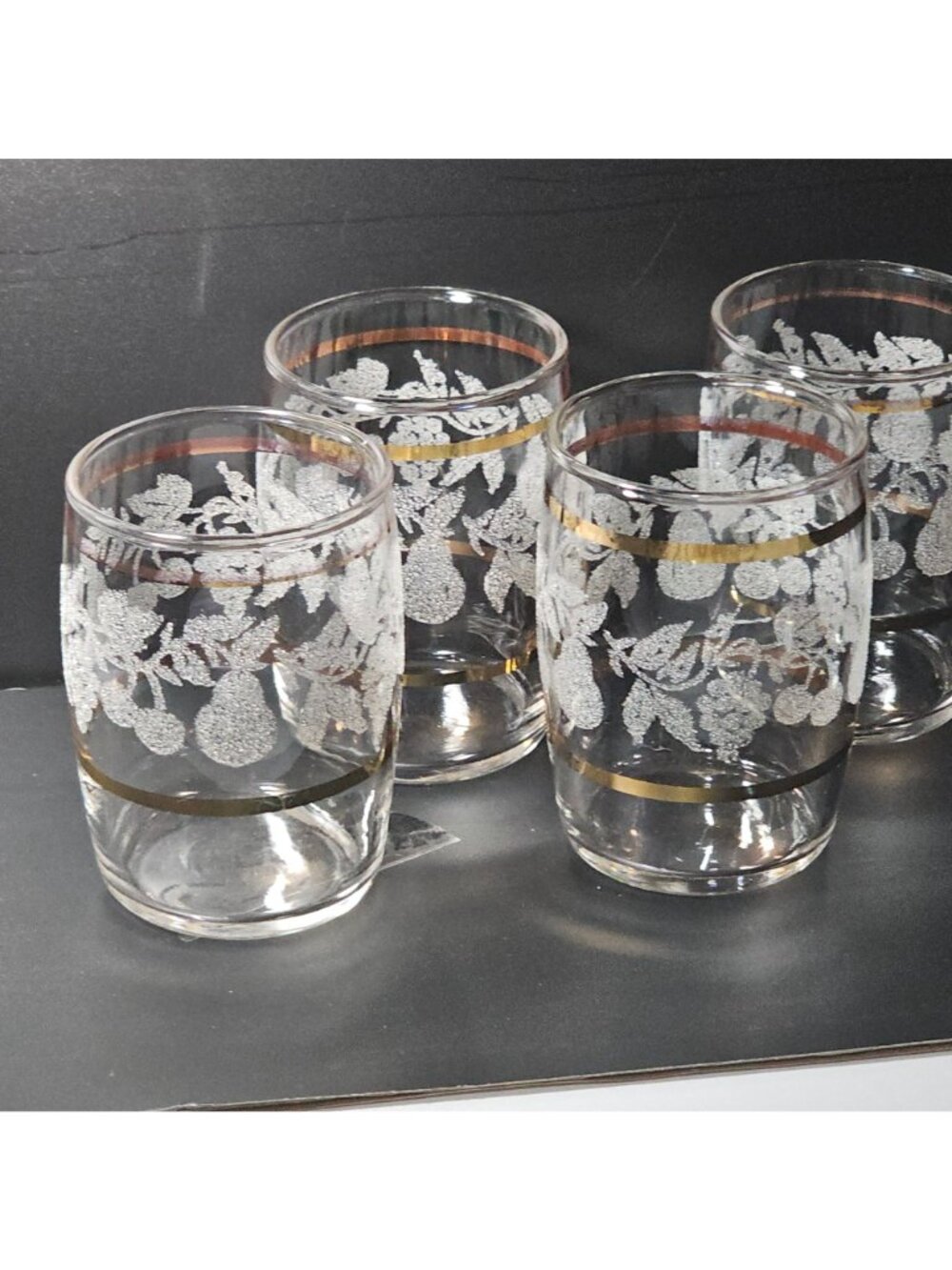 4 Bartlett Collins Golden Fruit Juice Tumblers Glasses 1947 Vintage Gold bands 3 - Picture 2 of 7